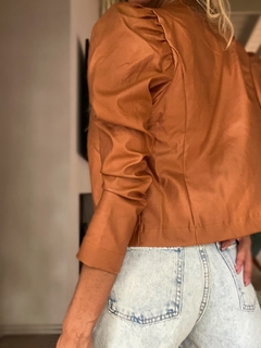 Jacket• LISSI caramel engomada• en internet
