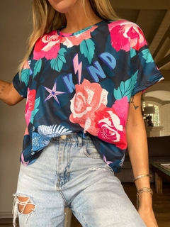 Remera• ROSES spring• - tienda online