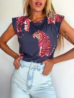 Remera• AMAZONA•