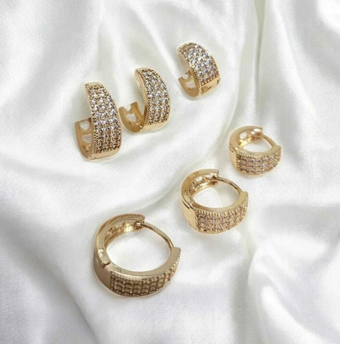 Brinco Trio Formato Abaulado com 3 Fileiras Zirconia Folheado a Ouro 18k e Ródio - comprar online