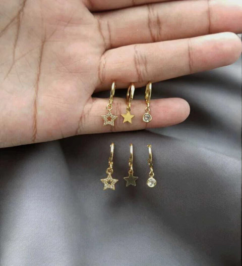 Brinco Trio Argolas Click Estrela Cravejada Cristal e Lisa, e Ponto de Luz Cristal Folheado a Ouro 18k e Ródio - comprar online