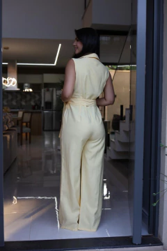 Macacão zíper frontal faixa na internet