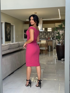 Vestido tubinho decote na internet