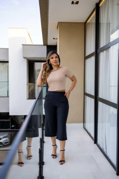 Blusa malha canelada corrente gola na internet