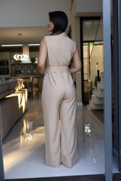 Macacão zíper frontal faixa na internet