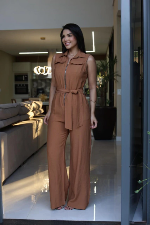 Macacão zíper frontal faixa