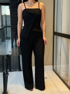 Macacão detalhes frente alça na internet