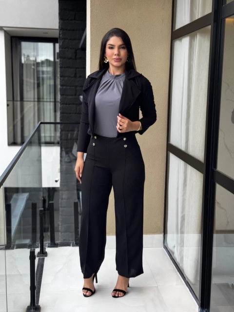 Conjunto malha crepe scuba com blazer