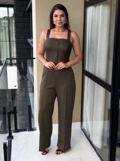 Imagem do Macacão lastex atrás