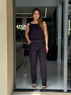 Macacão viscose preto com cinto alças - comprar online
