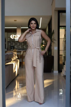 Macacão zíper frontal faixa na internet