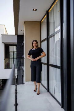 Blusa malha canelada corrente gola - Yamada Fashion