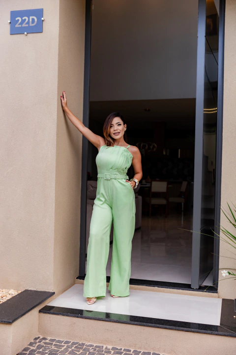 Macacão cinto alças