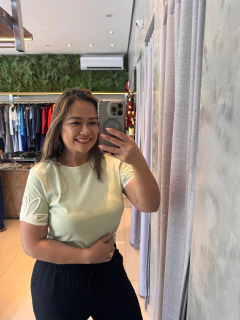 Blusa bordada na manga