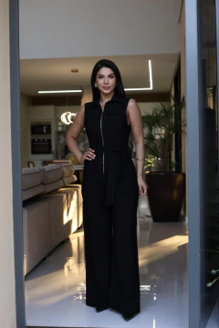 Macacão zíper frontal faixa - Yamada Fashion