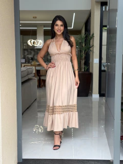 Vestido alça detalhes na barra na internet