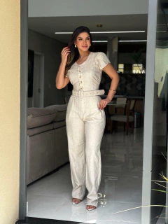 Macacão manguinha com cinto na internet