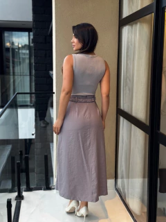 Saia com cinto reta na internet