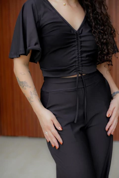 Imagem do Conjunto calça pantalona e blusa franzina