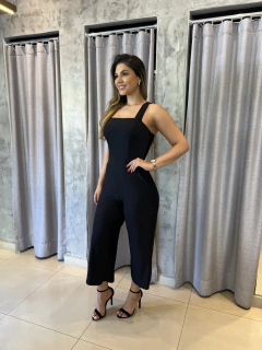 Macacão pantacourt preto na internet