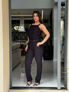 Macacão viscose preto com cinto alças