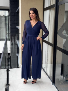 Macacão tule manga longa