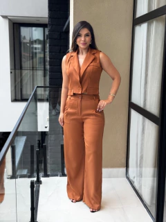 Conjunto colete e calça decote