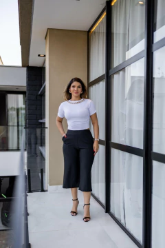 Blusa malha canelada corrente gola