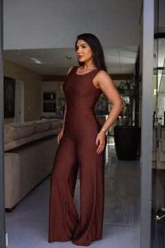 Macacão pantalona gola redonda - comprar online