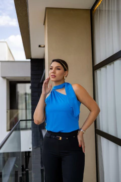 Blusa gravata amarração