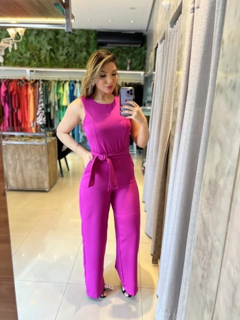 Macacão pantalona com faixa