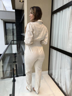 Macacão em linho cru ziper dourado na internet