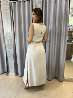 Vestido forrado detalhe gola na internet