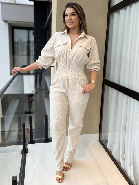 Macacão em linho cru ziper dourado