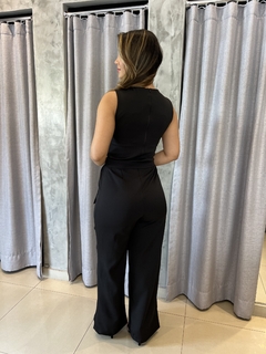 Macacão pantalona com faixa - Yamada Fashion