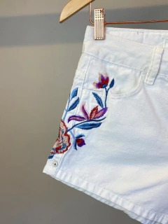 Short Razzo com bordados