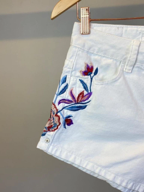 Short Razzo com bordados