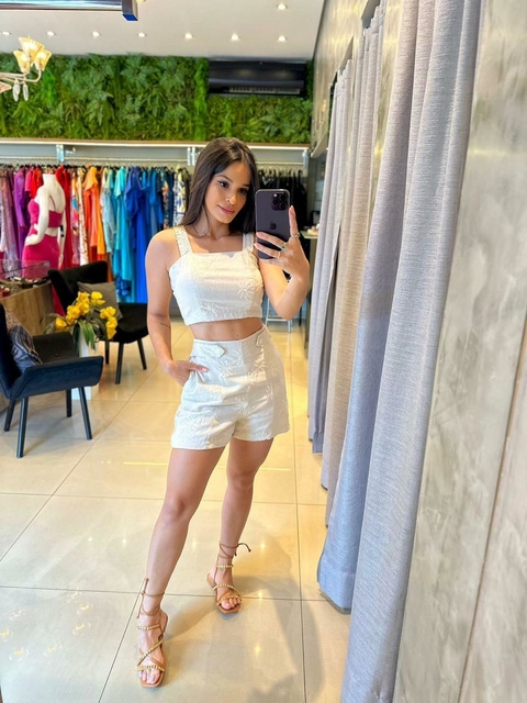 Conjunto short e cropped linho com bordado