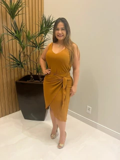 Conjunto blusa e saia amarração