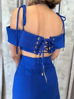 Vestido Razzo ombro a ombro com amarração na internet