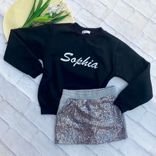 Conjunto moletom (blusa com o nome personalizado, saia com shorts por baixo)