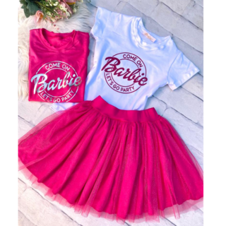Look Barbie ( blusa, saia de glitter, saia com shorts por baixo)