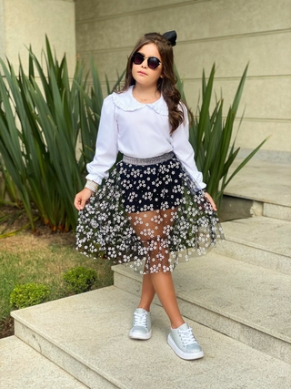 Conjunto Rebecca ( camisa tricoline babadinho, saia em tule com shorts por baixo)