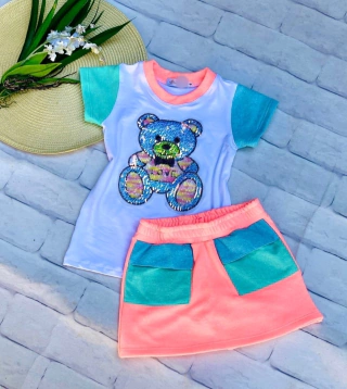 Conjunto urso ( blusa, saia com shorts por baixo)