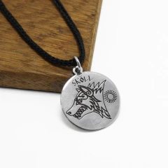 Medalla Lobo Hati y Skoll / Plata 925 - comprar online