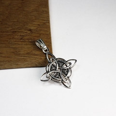 Dije Nudo de bruja con triquetas / Plata 925 - comprar online