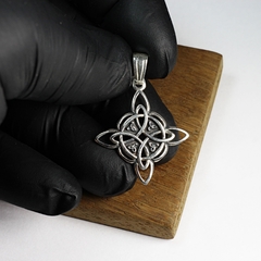 Dije Nudo de bruja con triquetas / Plata 925 en internet