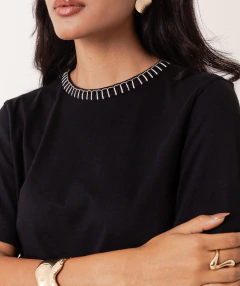 t-shirt bordada algodão preta