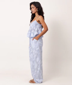 Reta torres listra bordada na internet