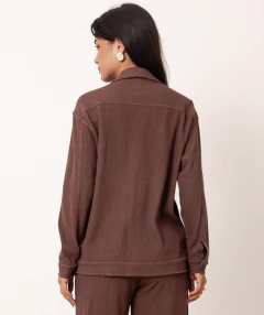 jaqueta over de malha marrom